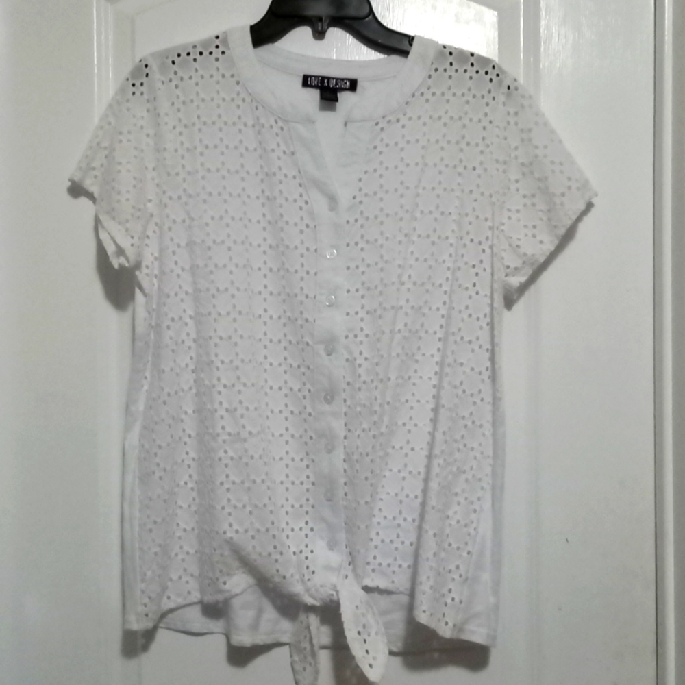 🎁 4/$20 Love x Design white eyelet blouse